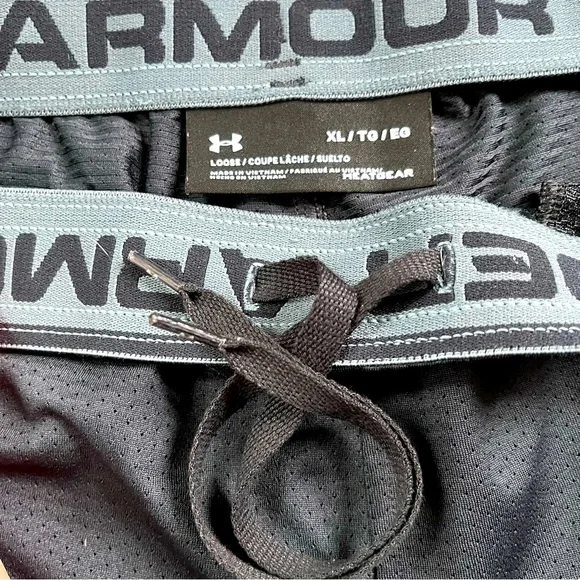 Men’s Athletic Under Armour Shorts XL - Picture 2 of 3